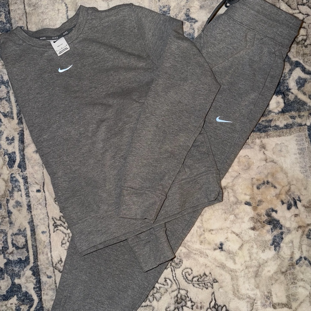 Nike Heather Gray Tracksuit SET